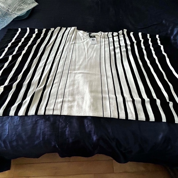 PONCHO, COTTON/MODAL, BLACK & PEARL, SZ L/XL, VERY FLOWING, LAUREN BY RALPH LAUR - Picture 10 of 11